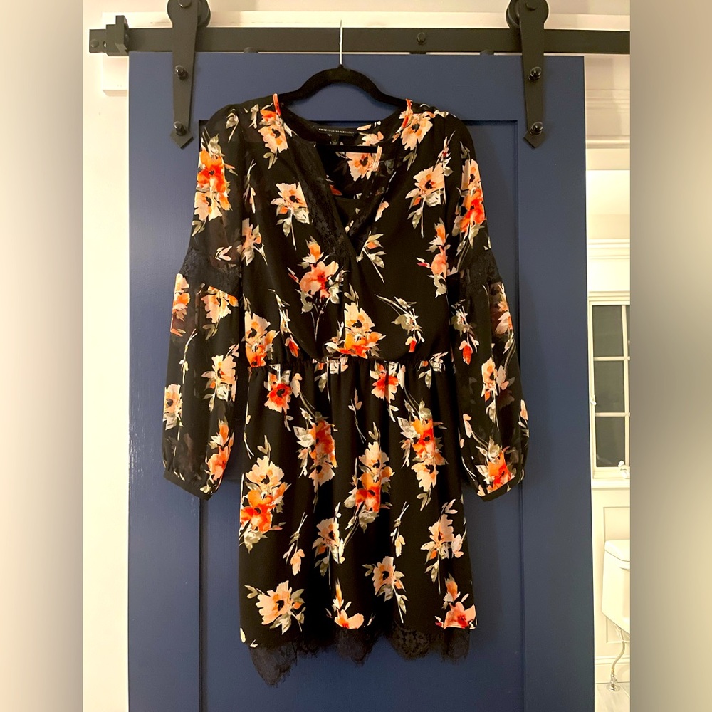 Floral long sleeve White House black market dress